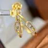 Brincos de Argola Grande Geométricos Versáteis em Forma de C Vazados da Moda com Diamantes Inteiros Ovais e um Pequeno Diamante