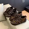 Sapatos Agan aumento de altura interna sapatos de treino alemães femininos sola grossa sapatos de plataforma femininos fivela de couro versátil estiloso cano baixo outono cadarço casual