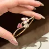 A Nova Pulseira Borboleta Olho de Gato Cheia de Pedras Doces da Xiaohongshu é uma Pulseira Gota d'Água Fashion, de Nicho, Luxo Leve e de Aparência Sofisticada