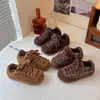 Novos estilos de primavera e outono de tênis infantis leves e com sola macia: sapatos casuais para meninas, sapatos versáteis estilo coreano e sapatos de bebê para meninos