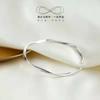 Pulsera Cinta de Möbius en Diseño Nicho, Pulsera Minimalista de Alta Gama para Mujer, Estilo Joven Moderno, Regalo de Cumpleaños