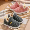 Pantuflas de algodón de invierno para niños con talón para niños y niñas, cálidas y de felpa, silenciosas, adecuadas para uso en casa, para niños mayores y niños