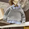 Roupas Infantis Conjunto para Meninos Moletom Conjunto 2026 Outono Novo Bebê Estilo de Rua Tendência Jeans Conjunto de Duas Peças