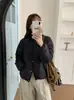 Chaqueta Corta de Plumas Sencilla y Elegante para Mujer 2026 Nuevo Estilo 90% Plumón de Pato Blanco Cuello Redondo de Punto Chaqueta Fina de Botones