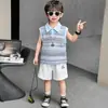 Conjunto de Polo y Chaleco Azul Isla Macaron para Niños Estilo Coreano Conjunto de Dos Piezas Rayado sin Mangas para Niños Pequeños