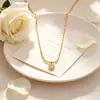 Cadena para Clavícula de Zirconia Verde Claro Estilo Corte Francés con Cadena de Perlas de Arroz Ovaladas, Ambiente Ligeramente Vintage, Collar Versátil para el Trabajo para Mujer