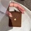 Collar Pequeño de Flor de Oro Hecho a Mano para Mujer, Cadena Exquisita Floral para Clavícula de Lujo Ligero de Nicho, Nuevo Modelo 2026, Cadena de Cuello Versátil de Gama Alta