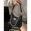 Bolsa pequena acolchoada com corrente versátil para primavera-verão, modelo novo 2026, bolsa de ombro estilo bolinho, bolsa transversal estilosa e elegante
