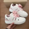 Sapatos Brancos com Solado Grosso para Aumentar a Altura 2026 Primavera/Outono Novos Respiráveis Leves Solado Macio Sapatos Forrest Gump Estilo Coreano Moda Sapatos de Pão