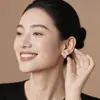 Pendientes Geométricos con Incrustaciones de Diamantes para Mujer, Pendientes Cepillados con un Toque de Lujo Ligero y Gama Alta, Pendientes de Moda para el Trabajo, Accesorios Populares para las Orejas