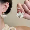 Brincos de Flor Pérola Branca Pura Estilo Francês Jasmim Texturizado Romântico para Mulheres, Estilo Dupla Face, Brincos com Atmosfera Super Feérica