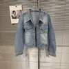Jaqueta Jeans Curta Nova Outono 2026 Bordado Dourado Retrô Modelagem Solta Desgastada Lavada com Lapela