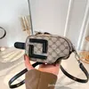 Bolsa Quadrada Pequena Retrô Transfronteiriça, Bolsa de Peito Estampada Moda Francesa, Bolsa Feminina Mais Vendida, Bolsa de Ombro Transversal Tendência Nicho Luxo Leve