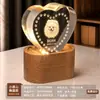 Bola de cristal creativa, luz de noche de madera maciza, lámpara ambiental de escritorio, decoración de mesita de noche, temática de mascotas gato y perro, regalo de recuerdo personalizable