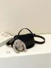 Bolso de Mano de Felpa de Alto Valor Transfronterizo para Mujer 2026 Otoño Nuevo Estilo Moderno Chic Bolso Cruzado de Moda Versátil Bolso de Hombro