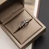 Anel de Prata Cruzado Retro Europeu e Americano Tailandês para Homens e Mulheres com Estilo Punk de Rua Nicho Anel Aberto de Casal