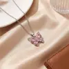 Colar de borboleta popular transfronteiriço para mulheres, pingente de cobre com zircônia incrustada de luxo leve de nicho, joia de corrente para clavícula elegante e sofisticada