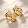 Brincos Largos em Formato de C Borboleta Banhados a Ouro e Cravejados com Diamantes, Estilo Europeu e Americano, Brincos Versáteis e Modernos para Trabalho, Férias e Festas