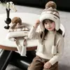 Gorro de invierno para niños con orejeras, gorro de lana tejido para niñas con forro polar y engrosado, diseño lindo de pompón, gorro a prueba de viento y cálido para bebés