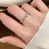 Anillo Vintage de Flor de Iris para Mujer, Finamente Elaborado con Acabado Cepillado, Delicado Anillo Ajustable con Forma de Corazón, Versátil Anillo Trendy Apilable para Dedo Índice