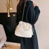Bolso Mini Cubo de Peluche Explosiones Transfronterizas 2024 Otoño e Invierno Nuevo Bolso para Mujer Moda Coreana Bolso de la Fortuna con Perlas Portátil Individual