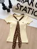 5250 # Camiseta de manga corta con cuello en V para mujer, verano, corte ajustado, de longitud corta, con un diseño elegante y detalle de lazo, perfecta como capa base