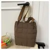 Bolso de Hombro Simple de Color Sólido de Gran Capacidad a la Moda para Mujer 2025 Invierno Nuevo Bolso Cubo Versátil de Moda para Mujer