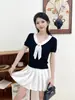 Top de Malha Gelo Color Block Estilo Suave Petite Inspirado em Chanel, Caimento Solto, Camiseta Curta que Cobre a Barriga para Mulheres, Top com Amarração para o Verão