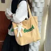 Bolsa de Lona Roja de Pana Estilo Coreano Gran Capacidad 2025 Nuevo Bordado de Letras Bolso de Hombro para Estudiante Universitario