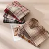 Bufanda Cuadros Clásica Versátil Nueva para Otoño e Invierno para Mujeres Estudiantes y Parejas, Imitación Cachemira, Chal Engrosado Estilo Coreano