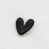 Botão de Metal Duplo Preto e Branco Irregular em Forma de Coração para Top de Mulher Suéter Cardigan Botão Decorativo de Coração Botão de Casaco