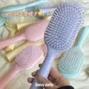 Pincel Cushion Cremoso Fofo Cor Macaron Matte Massagem no Couro Cabeludo Portátil Manual Desembaraçante Alisamento Capilar Pente para Maquiagem
