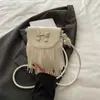 2025 Nuevo Diseño de Moda Borla Diseño Personalizado Gran Capacidad Estilo Hong Kong Bolso Pequeño Cuadrado de Hombro Cruzado para Teléfono Móvil para Mujer