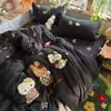 Ins estampado de leopardo oscuro Hello Kitty bordado gasa abullonada conjunto de cuatro piezas funda de edredón para estudiante sábana de dormitorio conjunto de tres piezas resistente a la suciedad