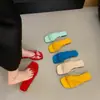 First Encounter Temporada 2026 Verano Nuevas Chanclas de Gamuza con Tiras Finas para Vacaciones y Playa, Combinadas con Faldas para una Suave Brisa Nocturna