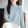 26 Suéter de Punto Nuevo para Mujer Otoño/Invierno con Borde Enrollado, Patrón de Ganchillo, Cuello Semi Alto, Diseño Hueco, Suéter Grueso de Capa Base