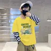 Camiseta patchwork listrada estilo japonês, falsa peça dupla, para meninos casuais, algodão puro, manga longa, fresca e moderna com estampa de desenho animado