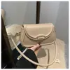 Bolsa de Ombro Estilosa Francesa de Alta Qualidade para Mulheres 2025 Nova Versátil e Exquisita Bolsa de Ombro Retrô