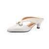 Elegantes Sapatos Muller de Pele de Ovelha com Laço de Camélia 2025 Salto Médio Grosso Bico Fino Couro Top Calçados de Exterior Chinelos para Mulheres 41