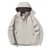 Jaqueta corta-vento de camada única nova para primavera e outono, com capuz, não precisa passar, fácil de cuidar, respirável, bolsos com zíper, jaqueta corta-vento para atividades ao ar livre, masculina