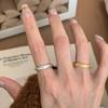 Estilo antigo Wire-drawing Rotating Twist Diamond-encrusted Ring para o nicho das mulheres Moda Simples Empilhado Wear All-match Heavy Industry Retro Ring