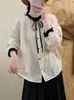 Coleção Outono 2026 Camisa Feminina de Manga Longa com Bordado Jacquard, Estilo Casual Solto, Gola Preta Contrastante, Nova Camisa de Estilo Relaxado