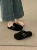 Sandálias de calçar fechadas na frente e com sola grossa, estilo novo 2026, inspiradas em Birkenstock femininas, design retrô com fivela metálica, fáceis de calçar, versáteis