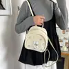 Mochila de Moda de Verano 2026 con Bordado de Conejo Lindo de Dibujos Animados, de Alto Valor, Simple y Versátil