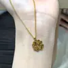 Collar con Corazón de Hielo Triturado Brillante Estilo Libro Rojo, Cadena para Clavícula con Flor de Cuatro Hojas en Forma de Corazón de Oro Antiguo, Combinación Otoño e Invierno