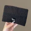 Versátil Novo Outono e Inverno 2025 Ano Novo Presente de Natal Cachecol Vermelho Tricô Cor Sólida para Mulheres Inverno Quente Estilo Japonês