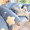 Juego de Cuatro Piezas de Leche Polar de Invierno con Funda Nórdica de Polar Añadida Juego de Tres Piezas para Dormitorio Infantil Sábana Cálida Ropa de Cama de Coral