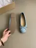 Sapatos femininos baixos prateados para primavera e outono, mocassins retrô franceses, sapatos baixos vermelhos estilo vovó femininos, sapatilhas gentis estilo fada