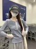Camiseta Henley de Manga Longa Falsa Duas Peças Listrada de Nicho Estilo Coreano para Mulheres, Camada Base Slim Fit de Outono