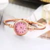 Nuevo Reloj Electrónico Casual para Mujer Estilo Pulsera de Comercio Exterior, Reloj Fresco y Sencillo para Estudiantes, Versión Coreana, Reloj Electrónico de Moda para Mujer Estilo Pulsera
